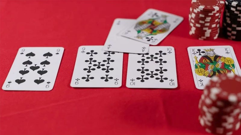 Hạn chế một số sai lầm với việc nhầm lẫn thứ tự các chất trong Poker